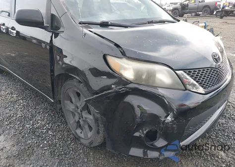 2013 Toyota Sienna Se 8 Passenger z USA, uszkodzony, nr VIN 5TDXK3DC8DS301634